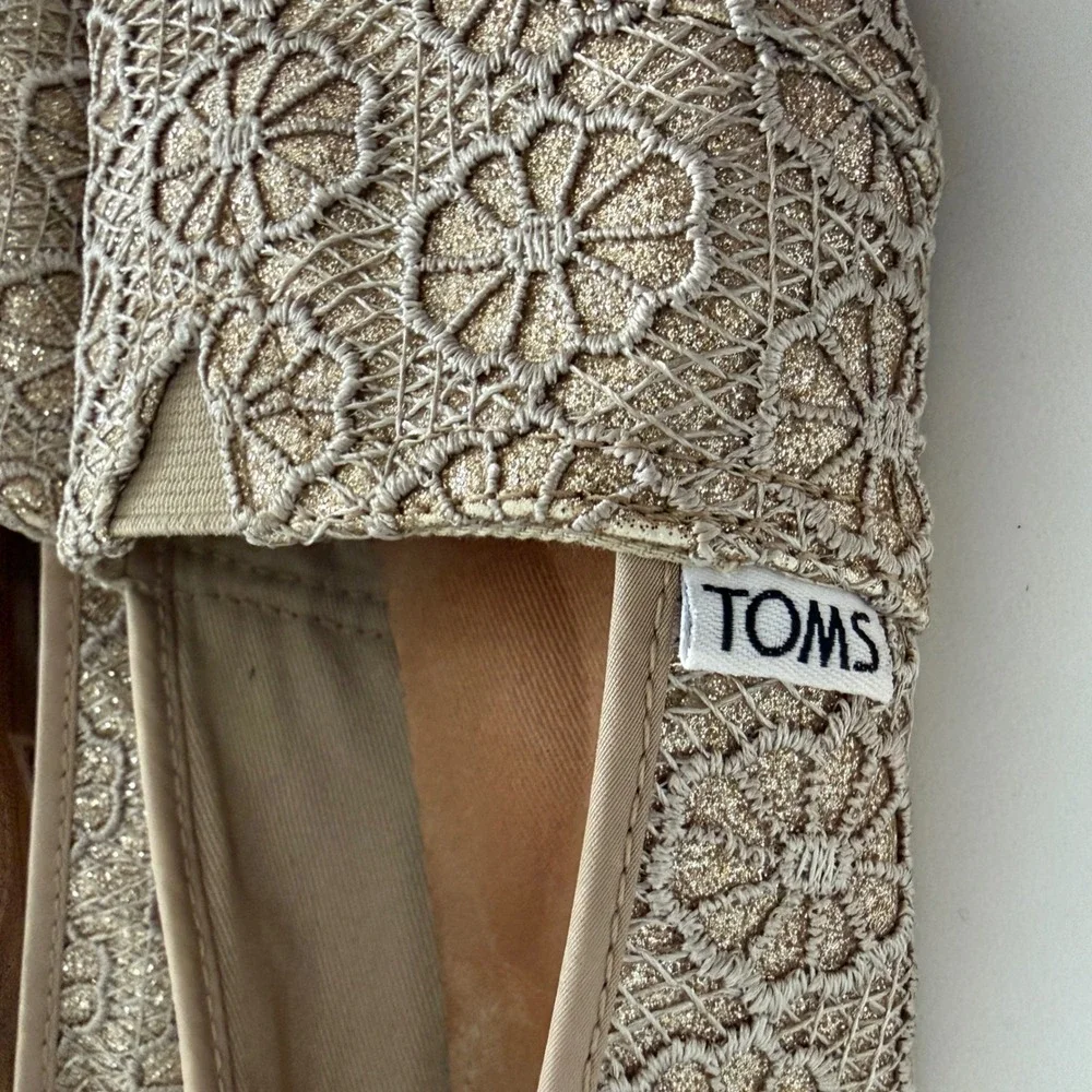 TOMS Womens Gold Metallic Crochet Lace Alpargata Slip On Flat‎ Shoes Size 6.5